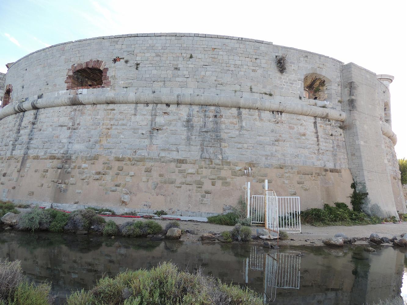 14 toulon la tour Royale.JPG -           